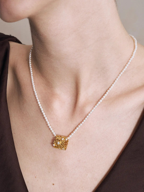 Lace Garden Pearl Necklace