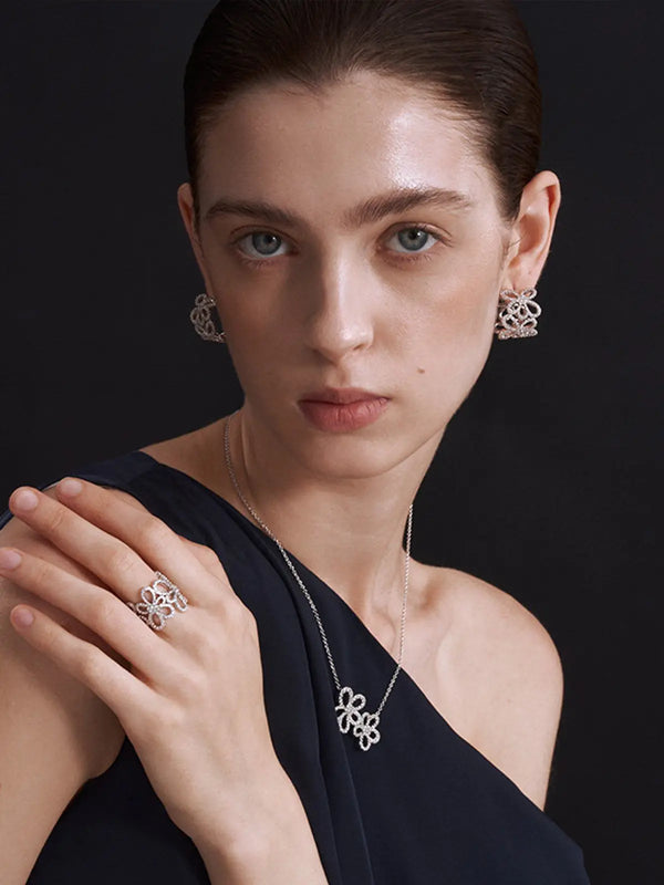 Openwork Flower Necklace