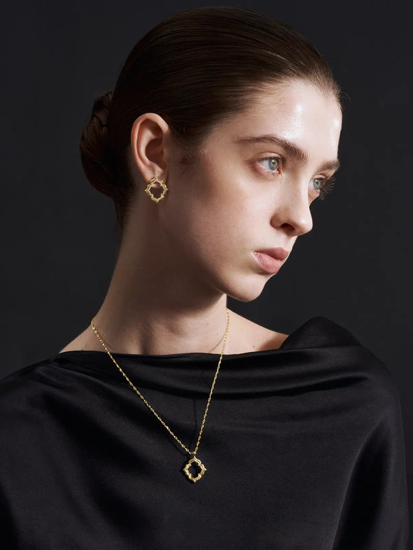Persimmon Calyx Openwork Necklace